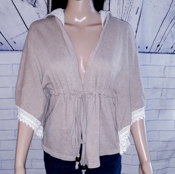 Jolt Tops - Jolt lace hoodie